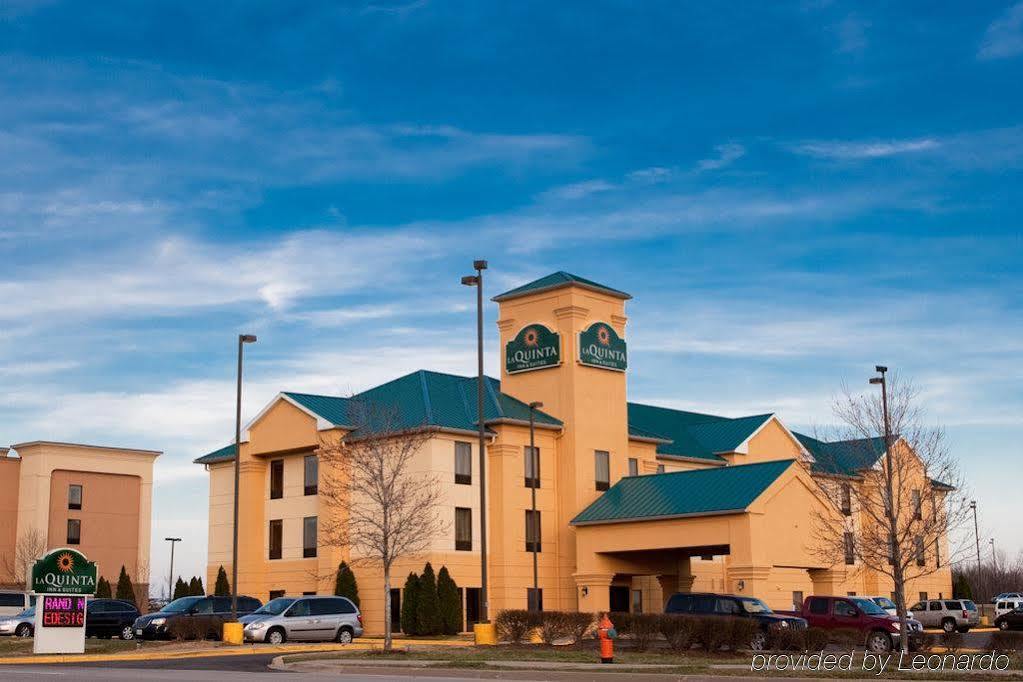 La Quinta Inn & Suites By Wyndham Louisville East Exterior photo